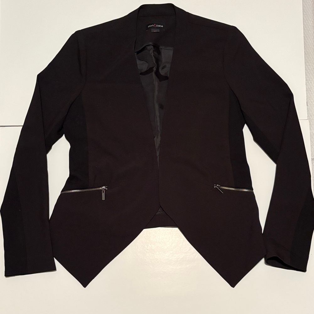 Elegant Black Blazer with Zipper Accents